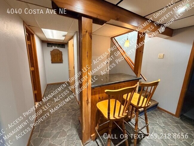 Building Photo - 4040 Costa Ave NE