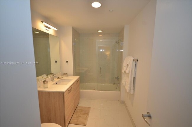 Building Photo - 16385 Biscayne Blvd