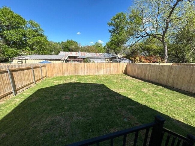 Building Photo - 35 Trinity Cir
