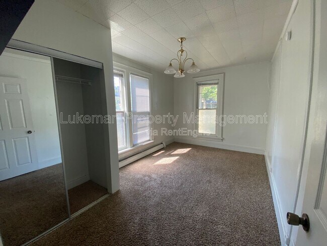 Building Photo - 431 W Vine St