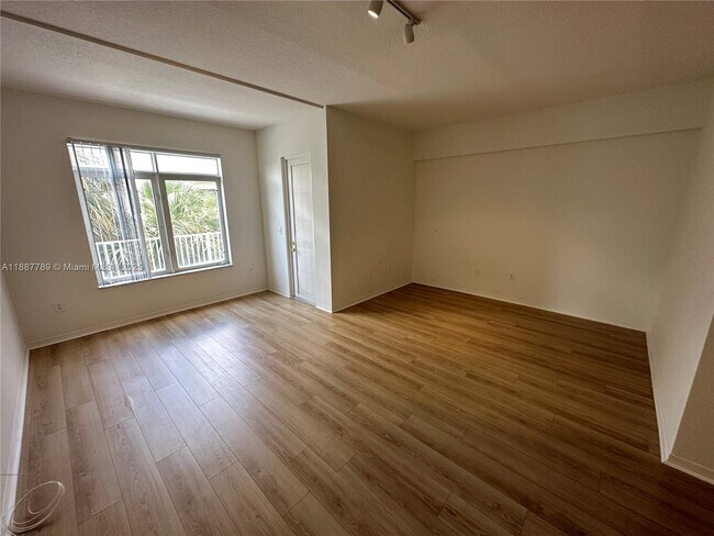 Building Photo - 1200 Town Center Dr