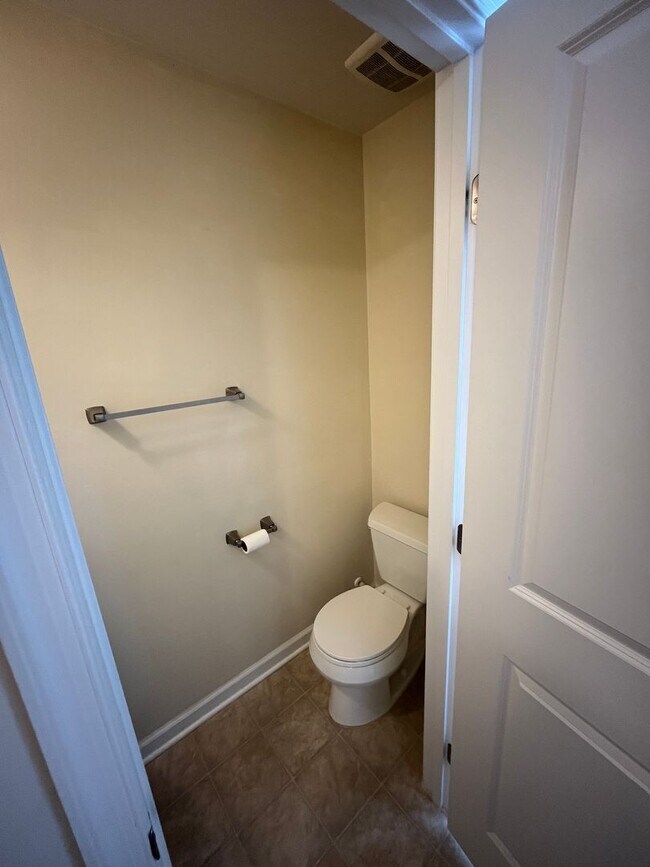 Building Photo - 1253 Elderslie Ln