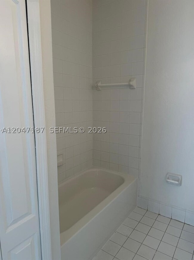 Building Photo - 1656 SE 29th Dr