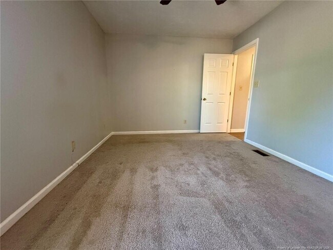 Building Photo - 7136 Kearny Ave