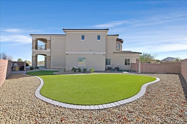 Building Photo - Custom Luxury Home with Strip and Mountain Views!