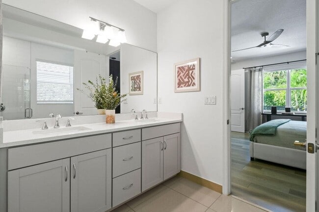 Building Photo - 3558 Haldin Pl