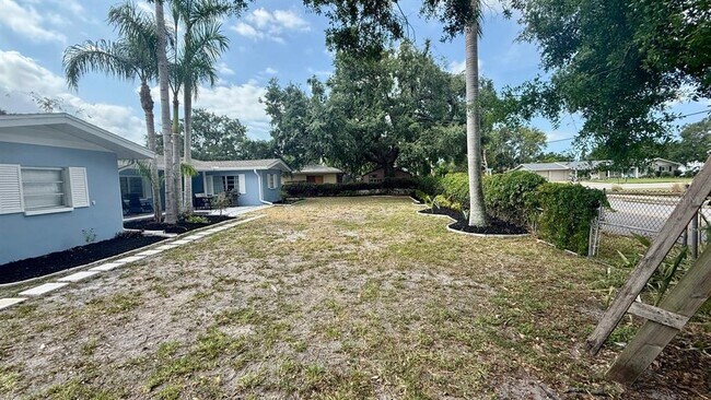Building Photo - 716 50th St Ct W
