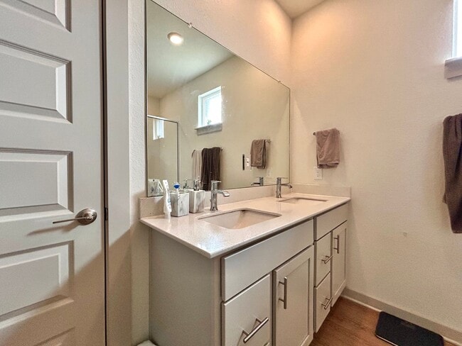 Building Photo - Light-Filled 4 Bedroom, 2 Bath Home with Deck & Fenced Backyard