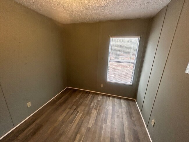 Building Photo - 201 Williams Cir