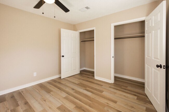 Building Photo - 732-732 Randall St