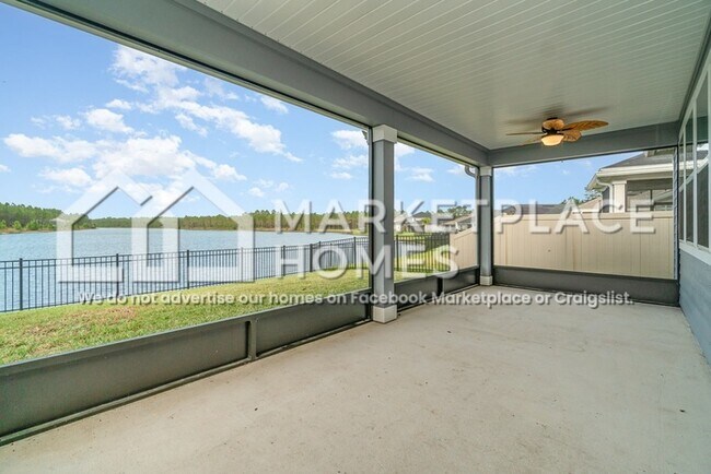 Building Photo - 11033 Stapleton Dr