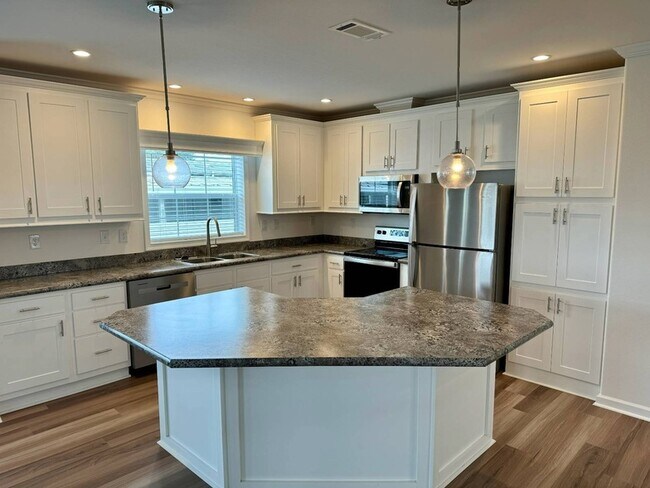 Building Photo - 1283 Jamestown Dr