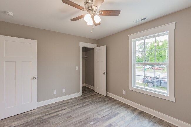 Building Photo - 3316 Chattanooga Rd