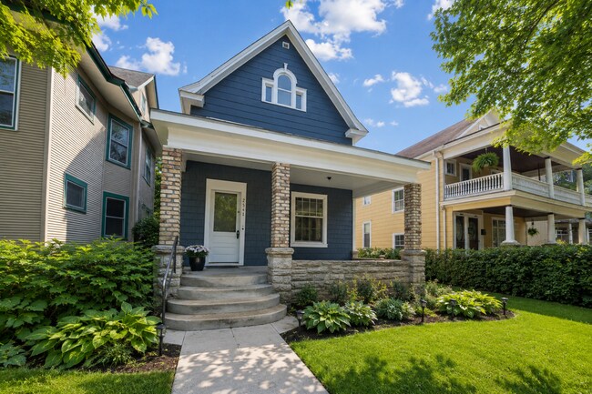 Building Photo - 2541 Aldrich Ave S