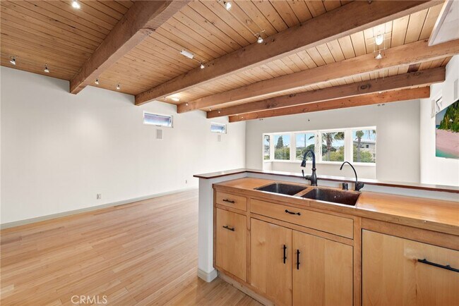 Building Photo - 1623 W Balboa Blvd