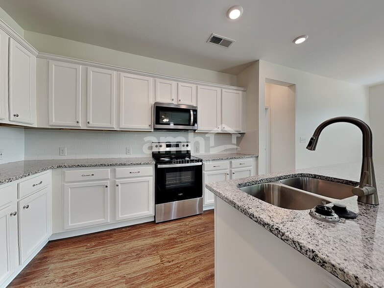 Building Photo - 17331 Alydar Commons Ln