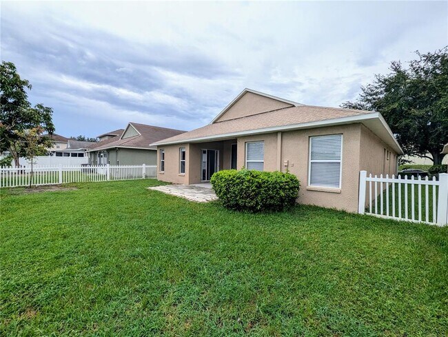 Building Photo - 15524 Lake Bella Vista Dr