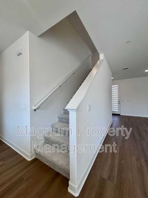 Building Photo - 30769 Valley Heights Dr.