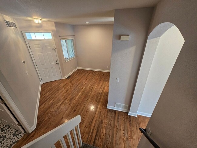 Building Photo - Charming 3BR House in Aurora