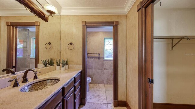 Building Photo - 4216 Plumosa Terrace