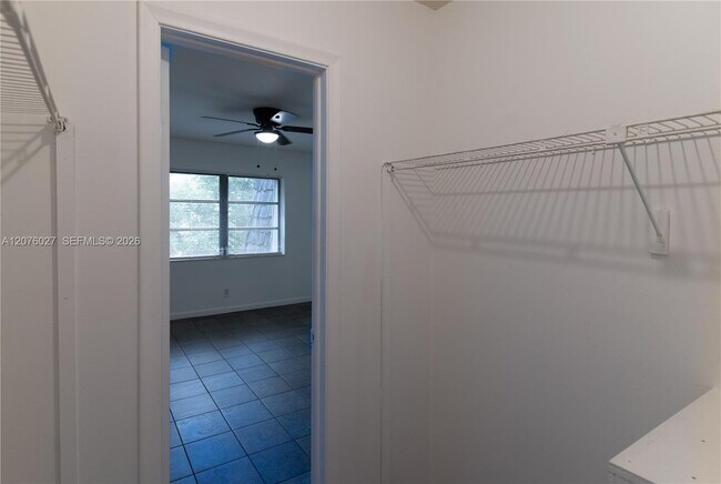 Building Photo - 3101 Oakland Shores Dr