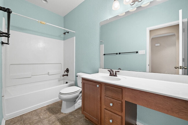 Building Photo - 1427 Sun Garden