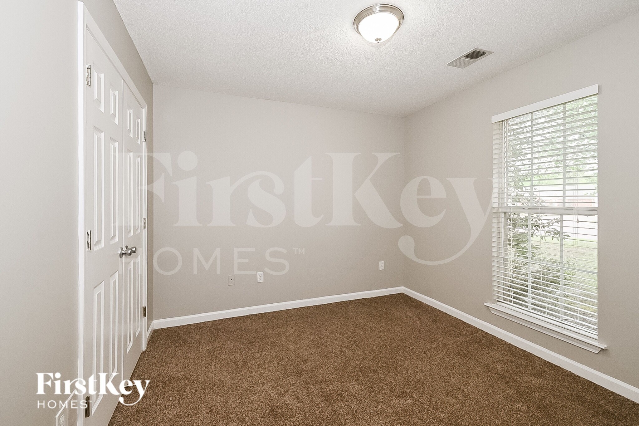 Building Photo - 9181 Triple Crown Loop E