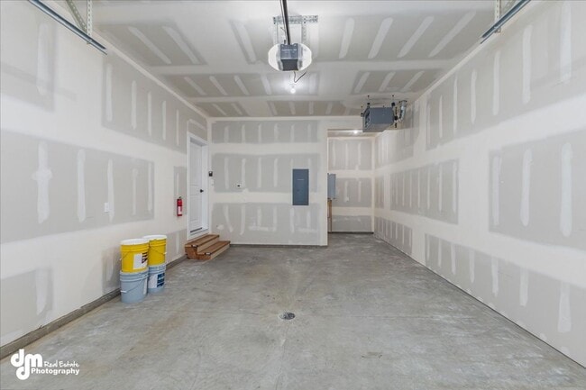 Building Photo - 550 W Galway Dr