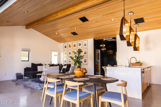 Building Photo - 68 W Lewis Ave