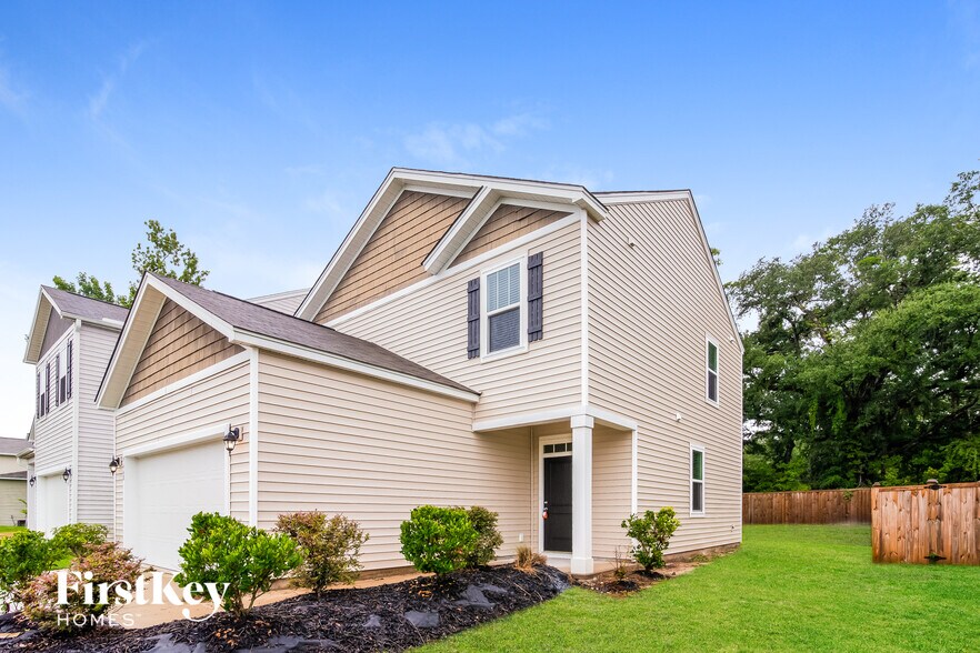 Building Photo - 9660 Roseberry St