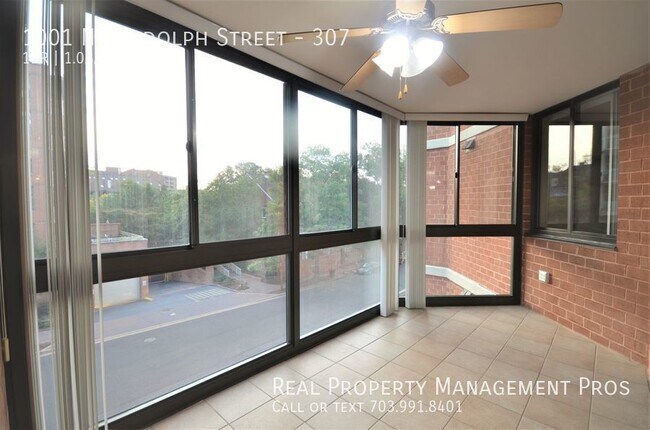 Building Photo - Pristine Ballston Condo with Sunroom- Inte...