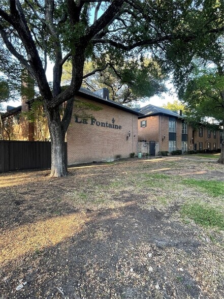 Primary Photo - 6015 E University Blvd
