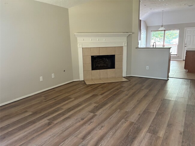 Building Photo - 18499 Sunrise Pines Dr