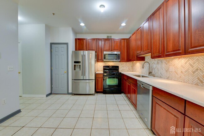 Building Photo - 34 Forest Dr
