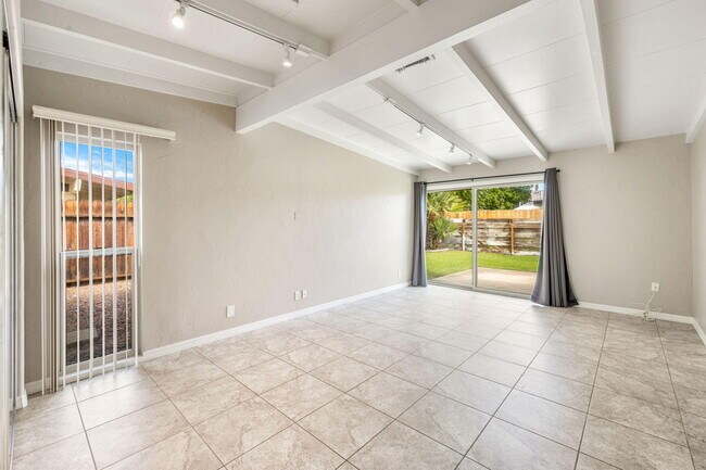 Building Photo - 71996 Vista Del Rio