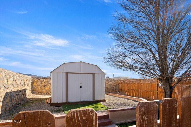 Building Photo - 6032 Valle Espanola Ln