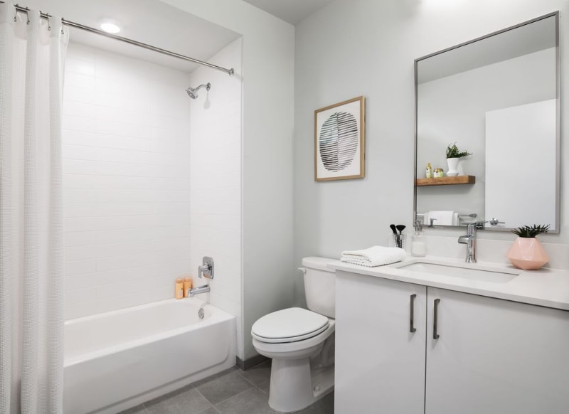 Building Photo - 1998 W Diversey Pkwy