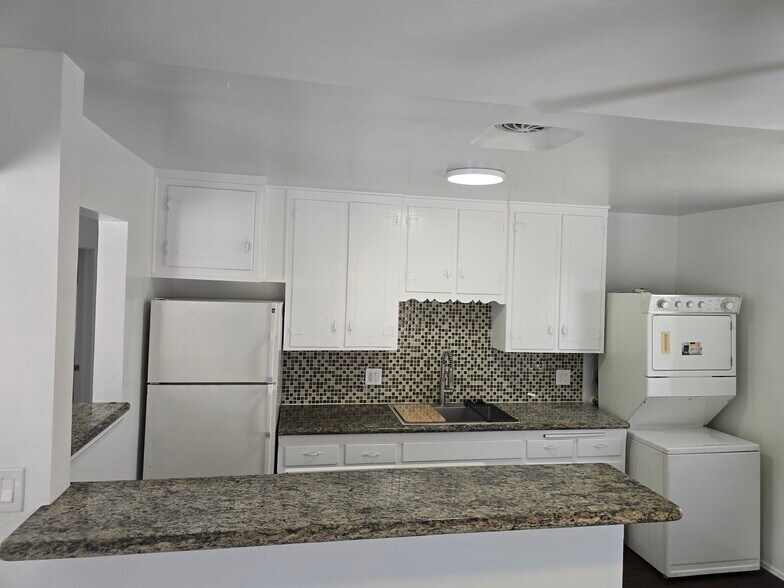 Building Photo - 5021 Williams Ave