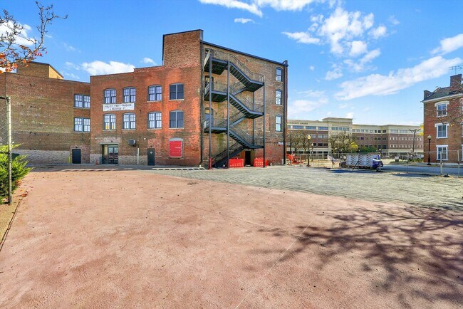 Building Photo - 115 W Galena Blvd