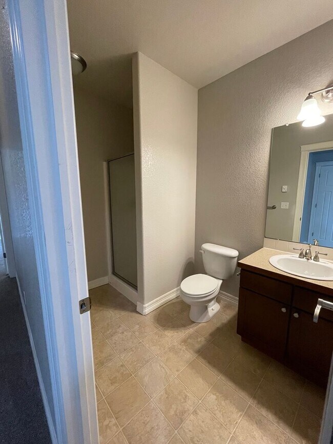 Building Photo - $300 Off 1st Month if Lease Starts by 4/10!