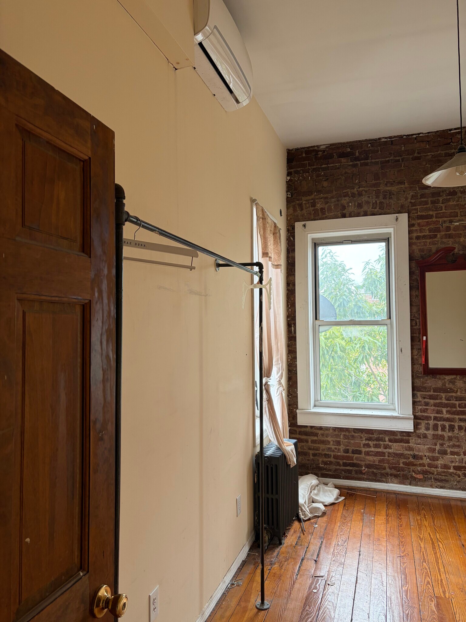 Building Photo - 623 Wilson Ave
