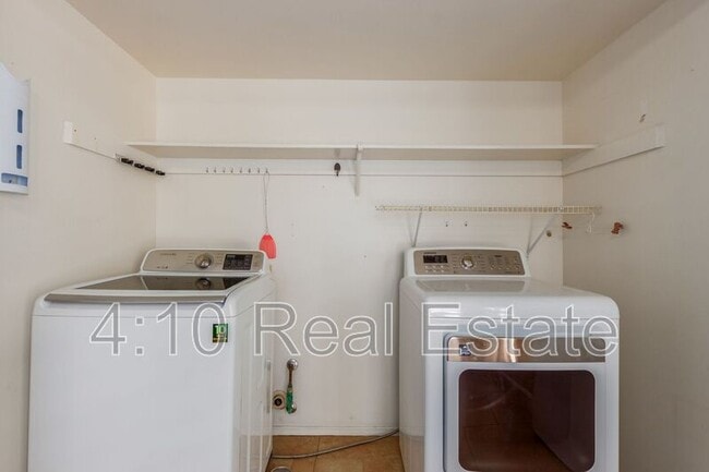 Building Photo - 26002 S La Cite Dr