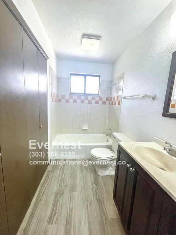 Building Photo - 2333 W 17th St