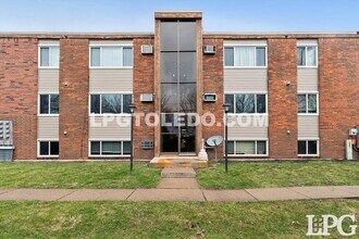 Building Photo - 6018 Secor Rd