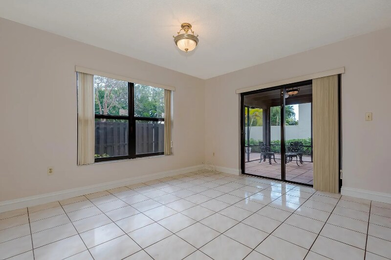 Building Photo - 9025 SW 112th Ct