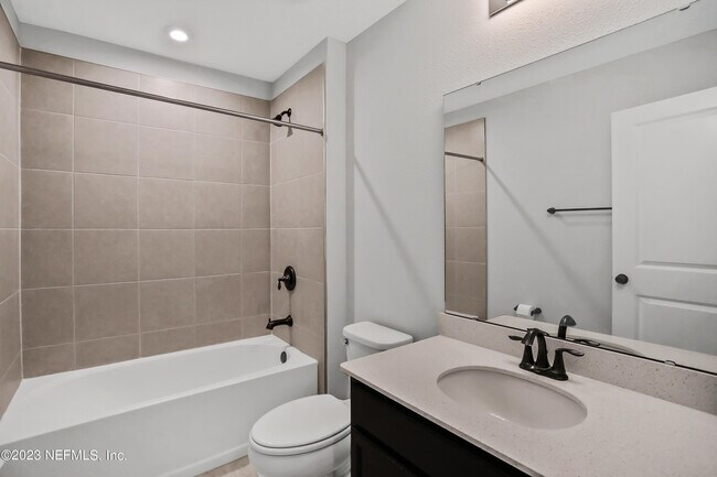Building Photo - 212 Ruskin Dr