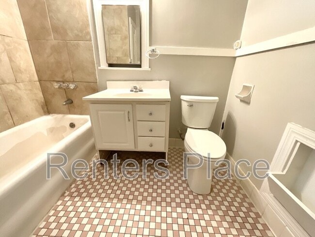 Building Photo - 1618 N Birmingham Pl