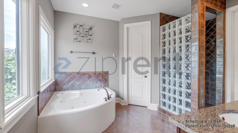 Building Photo - 1216 Rosedale St
