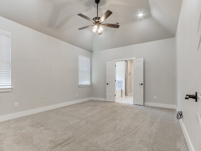 Building Photo - 3201 Hayven Cir