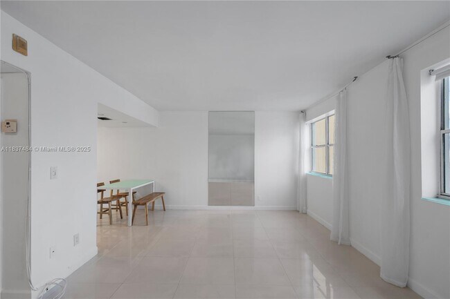 Building Photo - 1390 Ocean Dr